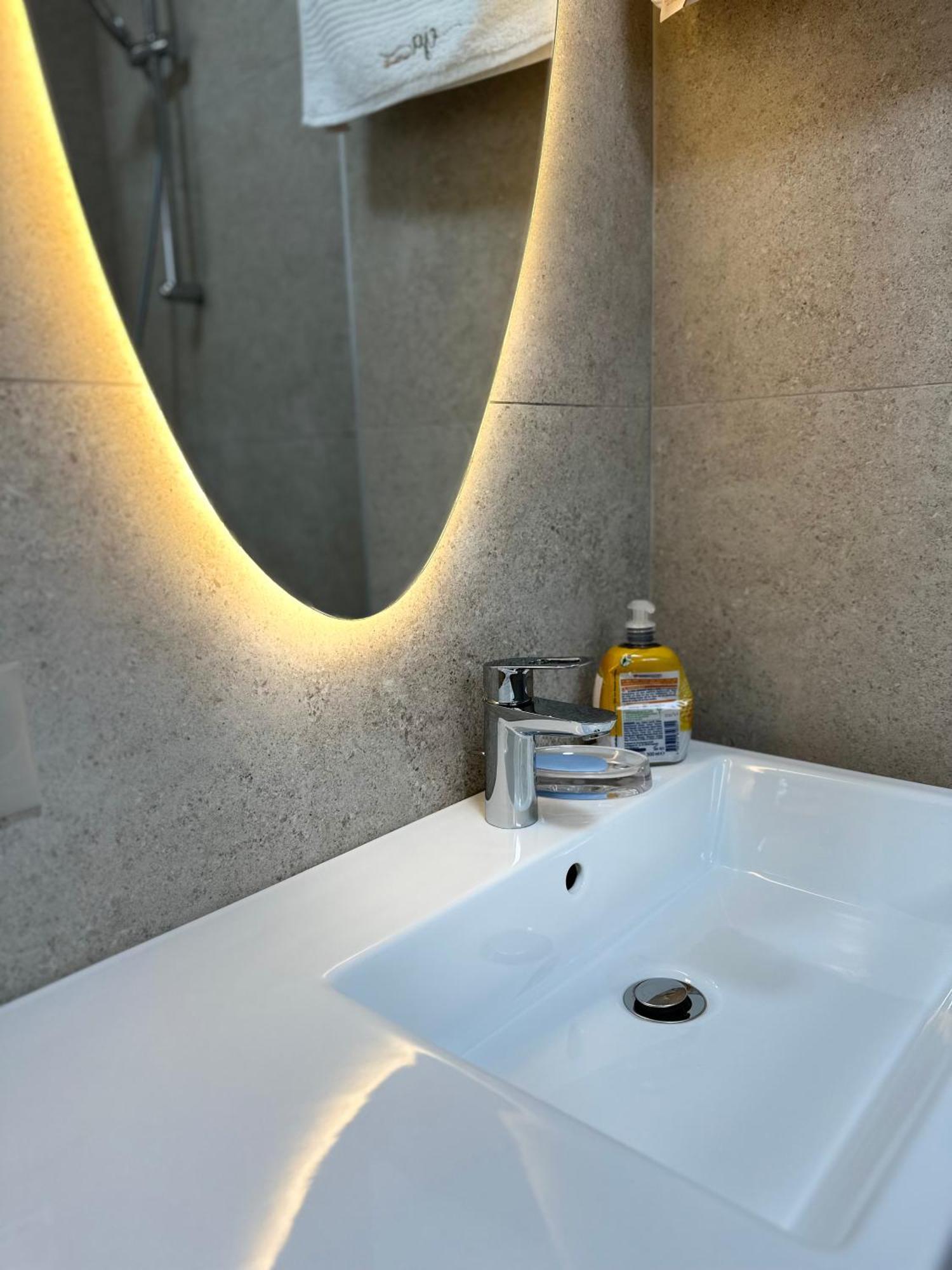 Eja Apartment 3 Tirana Zewnętrze zdjęcie